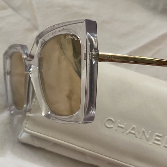 Gorgeous CHANEL clear with gold tone mirror lenses and gold logo accents. - Picture 9 of 10